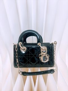 （分類：）位於 。 由 heras.luxury 提交（商品編號 1461500808，圖片 1）。簡介： 。
