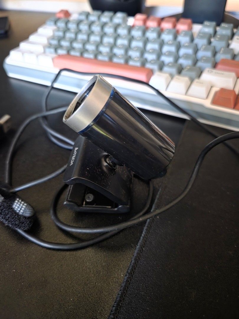 A4Tech HD 1080p Webcam (Category: Webcams) located in Paranaque City. Submitted by ocakezsells (Listing ID 1461324662, Image 2). Description: - A4Tech Webcam - Records in crisp HD 1080p resolution - Convenient clip for easy monitor attachment - Simple plug-and-play setup via USB - Ideal for video calls, online meetings, and streaming - Tested and works well.