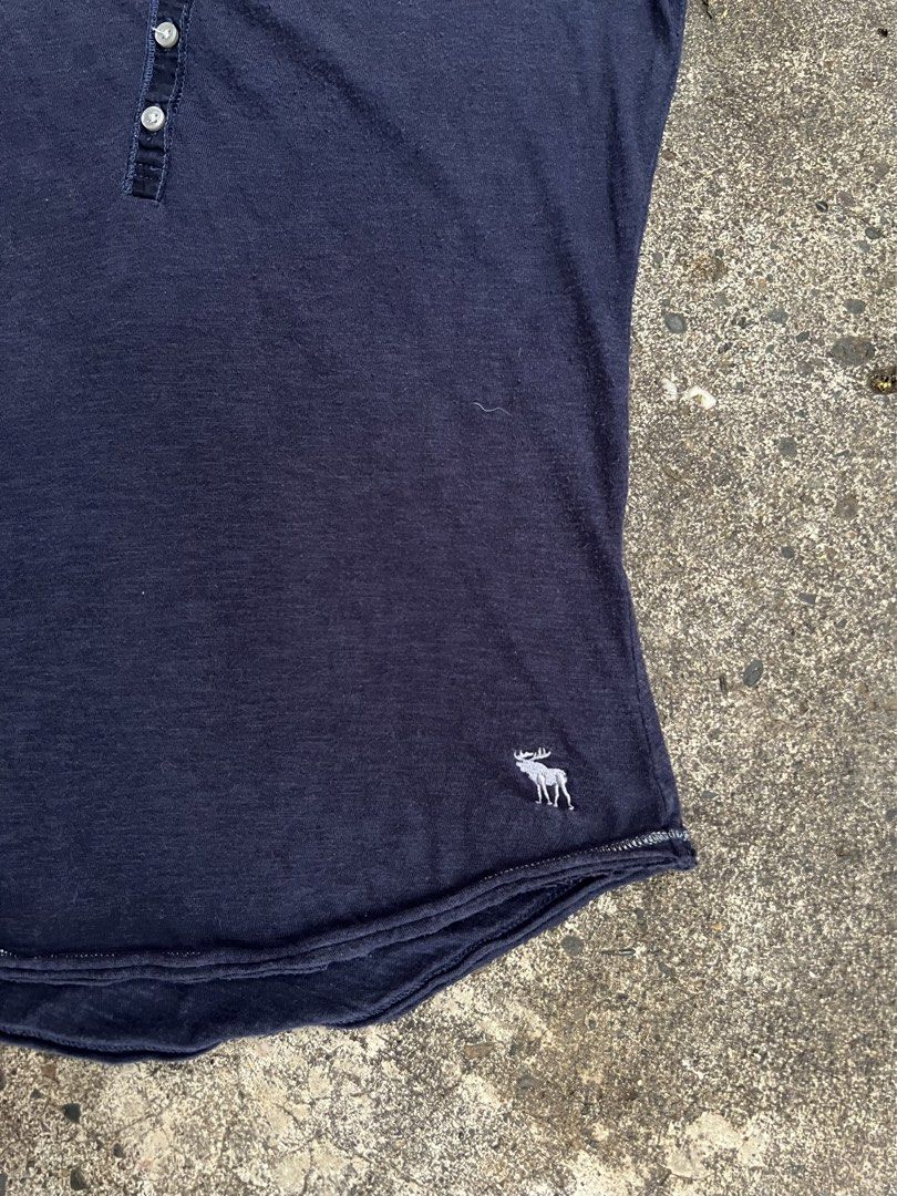 Abercrombie & Fitch Henly Top (Category: Shirts) located in Dapitan. Submitted by gelbread (Listing ID 1461500658, Image 2). Description: .