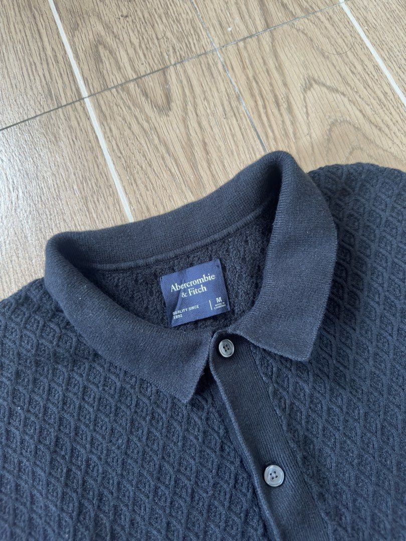 Abercrombie & fitch knitted polo (Category: Tshirts & Polo Shirts ) located in Cavite. Submitted by brick.mnl (Listing ID 1461488884, Image 2). Description: Size M on tag Dimes: 21x27 Excellent condition .