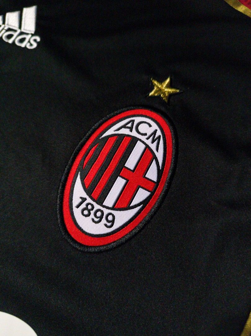 AC Milan 2006/07 Third Retro Jersey (Category: Tshirts & Polo Shirts ) located in Caloocan City. Submitted by textyl_haven (Listing ID 1461548254, Image 3). Description: 💫𝗔𝗖 𝗠𝗜𝗟𝗔𝗡 𝟮𝟬𝟬𝟲/𝟬𝟳 𝗧𝗛𝗜𝗥𝗗 𝗥𝗘𝗧𝗥𝗢 𝗝𝗘𝗥𝗦𝗘𝗬✨ ♠️ 𝗜𝗧𝗘𝗠: • Dimes: 21" x 32" • Size: Large • Condition: 10/10 (no issue) • Declared as: HQR 📌 𝗡𝗢𝗧𝗘: • Item may vary due to lightning. • Manage your expectations, some items may have flaws/issues since the