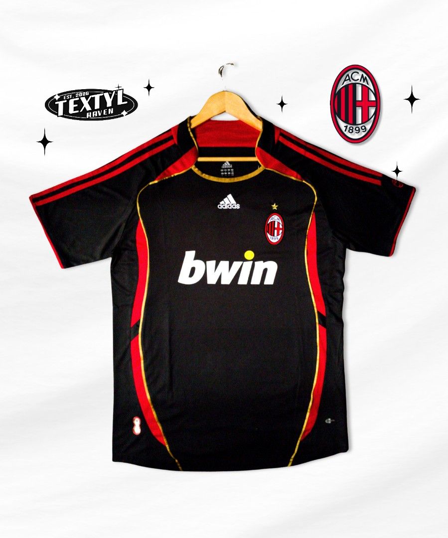 AC Milan 2006/07 Third Retro Jersey (Category: Tshirts & Polo Shirts ) located in Caloocan City. Submitted by textyl_haven (Listing ID 1461548254, Image 1). Description: 💫𝗔𝗖 𝗠𝗜𝗟𝗔𝗡 𝟮𝟬𝟬𝟲/𝟬𝟳 𝗧𝗛𝗜𝗥𝗗 𝗥𝗘𝗧𝗥𝗢 𝗝𝗘𝗥𝗦𝗘𝗬✨ ♠️ 𝗜𝗧𝗘𝗠: • Dimes: 21" x 32" • Size: Large • Condition: 10/10 (no issue) • Declared as: HQR 📌 𝗡𝗢𝗧𝗘: • Item may vary due to lightning. • Manage your expectations, some items may have flaws/issues since the