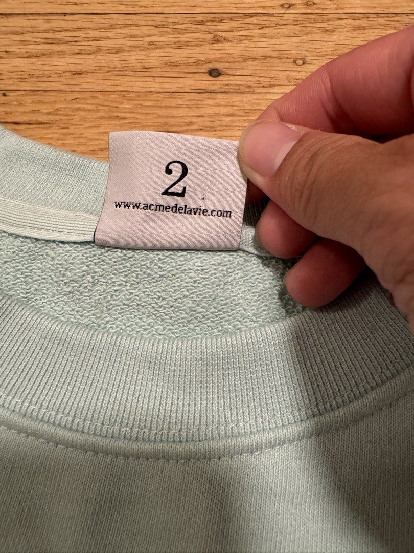 Acmé De La Vie Essential Logo Sweatshirt (Category: Activewear) located in Pasig City. Submitted by canadianlootstuts (Listing ID 1461342005, Image 3). Description: Like new condition. Only worn twice.embroidered scripts and 100% Authentic! Size 2 on tags best fit boxy Large. Width: 24.5 Length: 27 Issue: None.