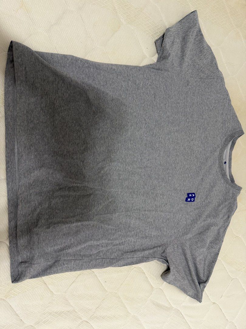 Ader error （分類：T-shirt、恤衫、有領衫）位於 Hong Kong。 由 Eyue8 提交（商品編號 1461461554，圖片 1）。簡介： 。