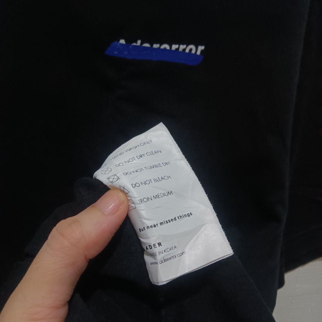 ADER ERROR Minimalist Logo Shirt (Category: Tshirts & Polo Shirts ) located in Quezon City. Submitted by jaychingsss (Listing ID 1461496596, Image 3). Description: Ader Error Minimalist Logo Shirt - 150 21x27 No issue Complete Tags Heavy Cotton Color Rate: 9.5/10 NEED WASH.