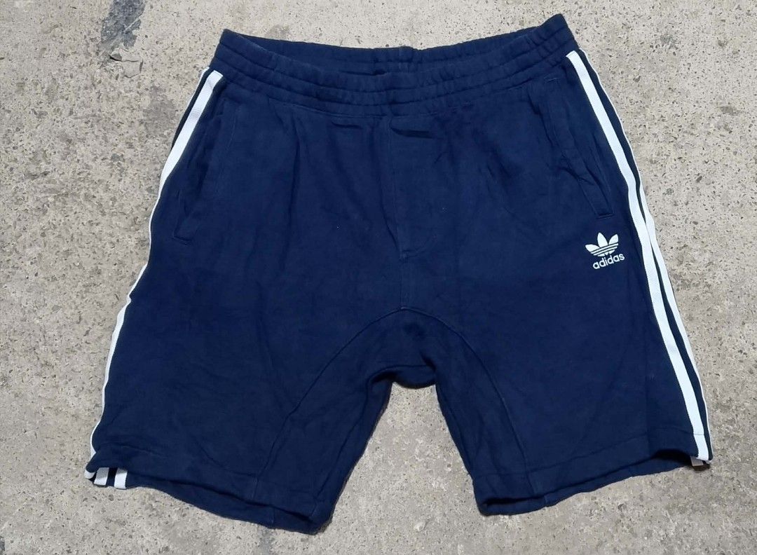 Adidas 3 stripes short (Category: Shorts) located in Alburquerque. Submitted by ayrelieonlineshop (Listing ID 1461434378, Image 2). Description: adidas 3 stripes short size XL dimensions W 32-36 L-18 very excellent condition 9.9/10 color rate no issues.