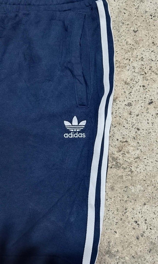 Adidas 3 stripes short (Category: Shorts) located in Alburquerque. Submitted by ayrelieonlineshop (Listing ID 1461434378, Image 3). Description: adidas 3 stripes short size XL dimensions W 32-36 L-18 very excellent condition 9.9/10 color rate no issues.