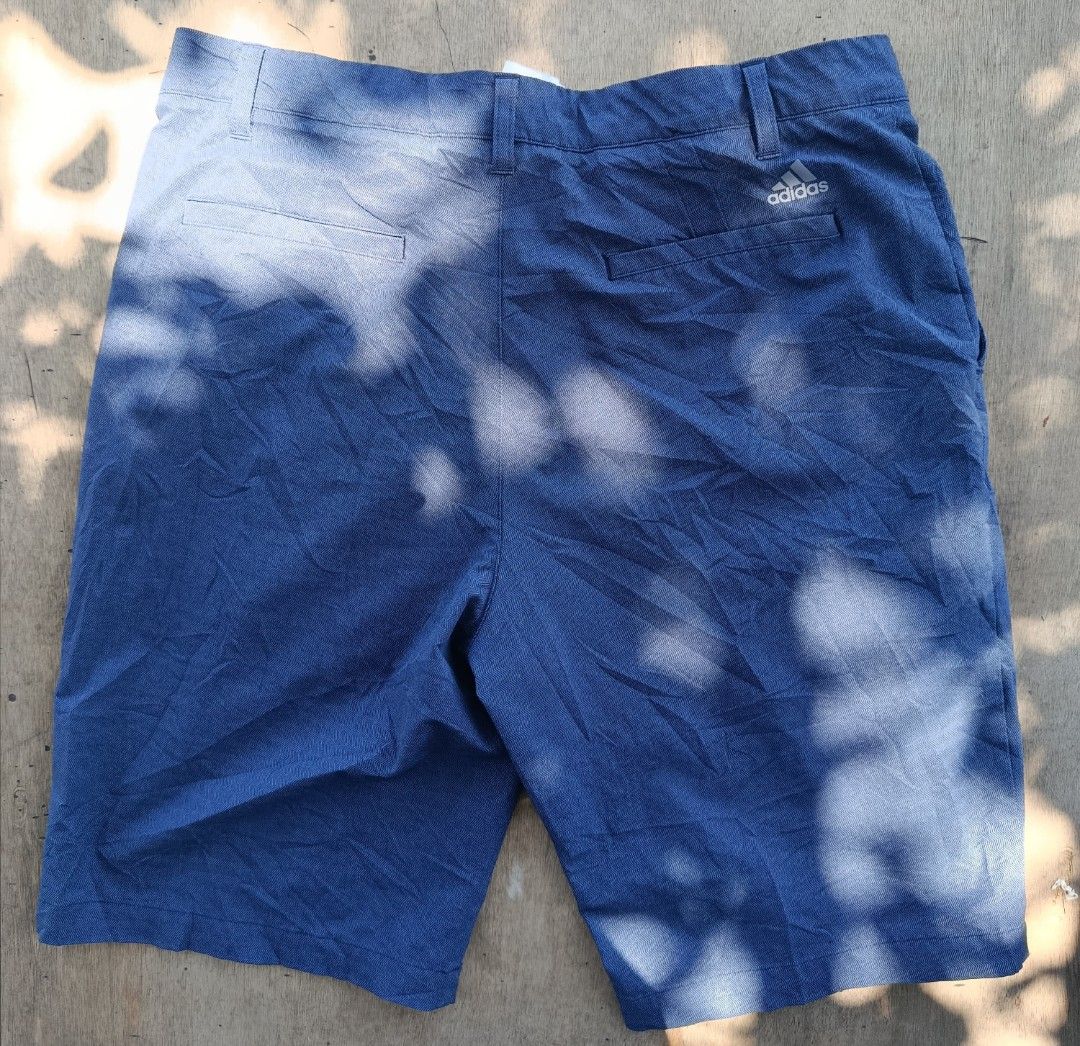 Adidas Casual Shorts (Category: Shorts) located in Cebu City. Submitted by lijra (Listing ID 1461345692, Image 2). Description: in Excellent condition no issue.