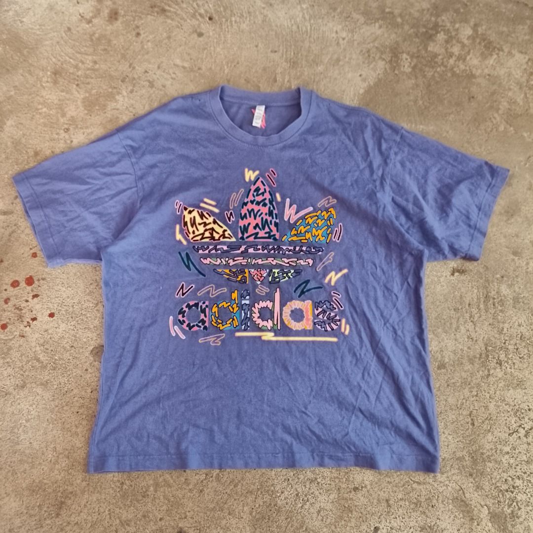 Adidas Large Logo (Category: Activewear) located in New Washington. Submitted by kodak_ice (Listing ID 1461386560, Image 2). Description: Dimes: 24x28.