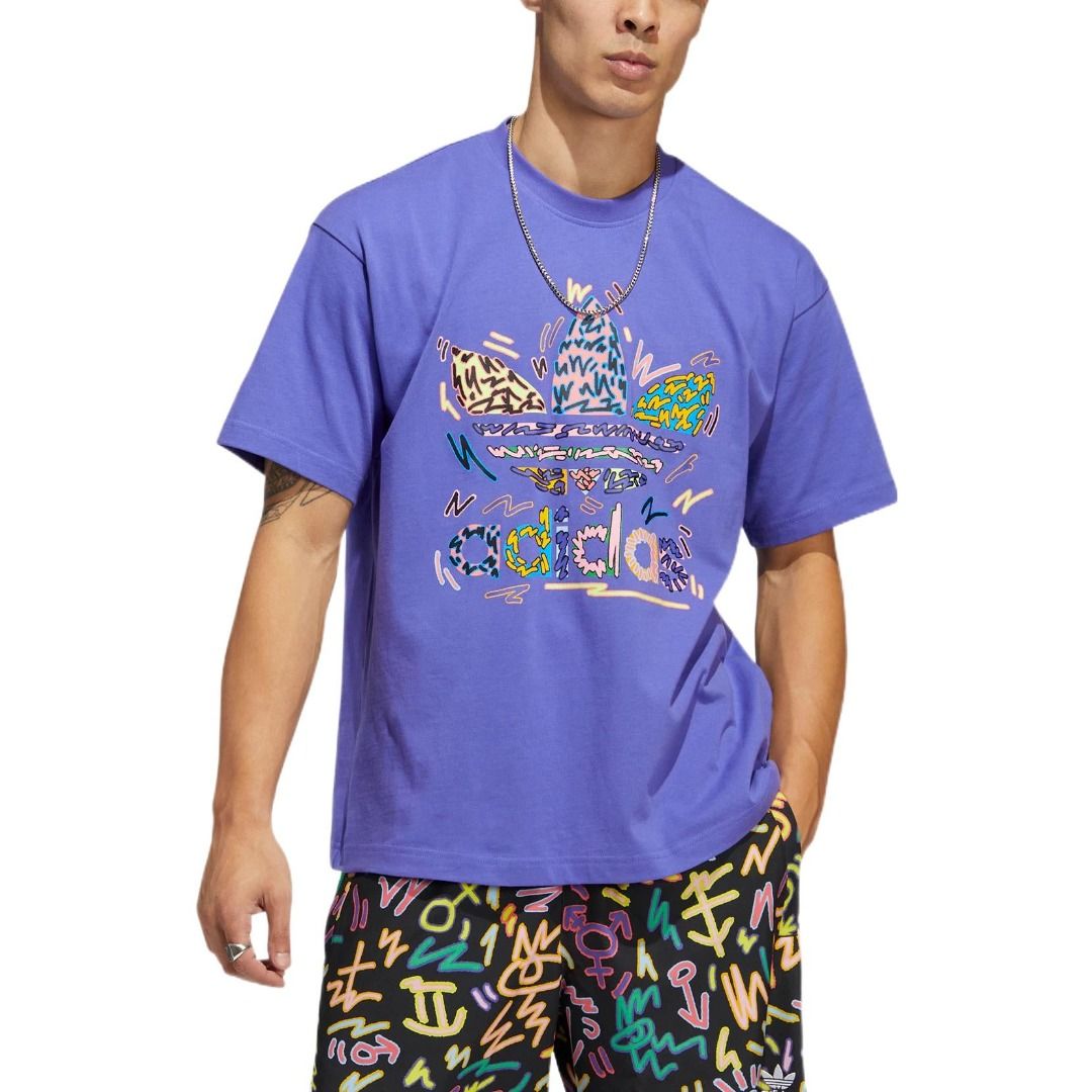 Adidas Large Logo (Category: Activewear) located in New Washington. Submitted by kodak_ice (Listing ID 1461386560, Image 1). Description: Dimes: 24x28.