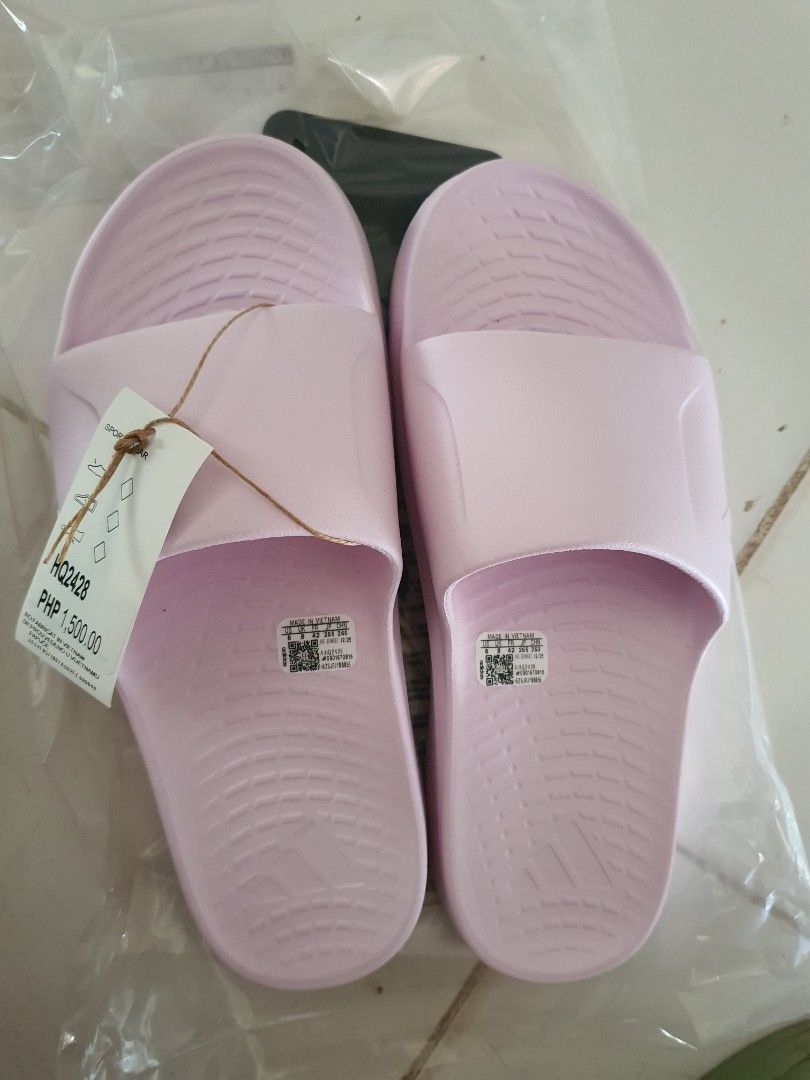 Adidas Lightshift slide UK8 (Category: Slippers & Slides) located in Cabanatuan. Submitted by mikaela_karla (Listing ID 1461331747, Image 1). Description: ORIGINAL UK8, meron din UK7 3pcs onhand ko take ALL 3pcsfor 2,400,free Sf 2pcs - UK8 1pc - UK7.