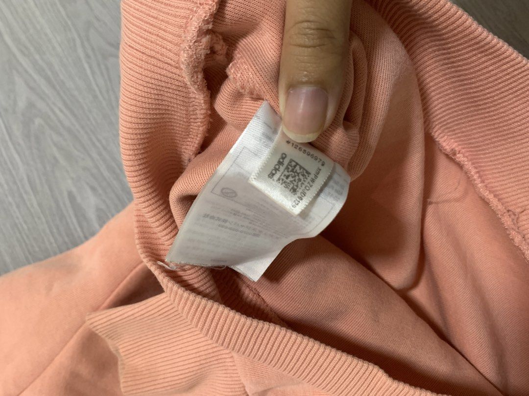 Adidas Peach Cropped Hoodie (Category: Coats, Jackets and Outerwear) located in La Trinidad. Submitted by gemyi (Listing ID 1461531289, Image 2). Description: - Peach Adidas cropped hoodie - small-large (baggy type) issue: pen marks as seen on pic.