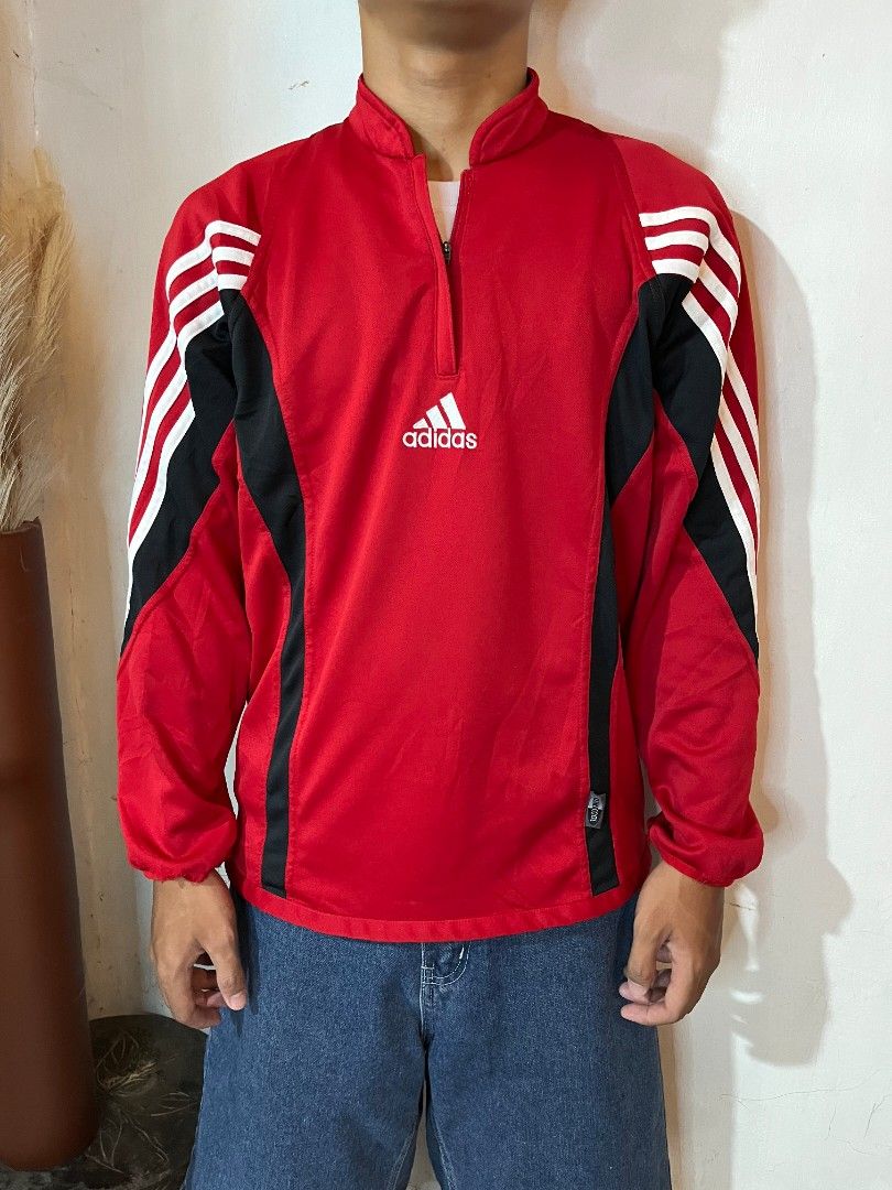 Adidas Qzip (Category: Hoodies) located in Cabuyao City. Submitted by grand_vault (Listing ID 1461476981, Image 2). Description: Adidas Qzip Mid logo Size: M Width: 21 Length: 26 Condition: 8/10 Color rate: 10/10 Issue: has a tear in the sleeve.