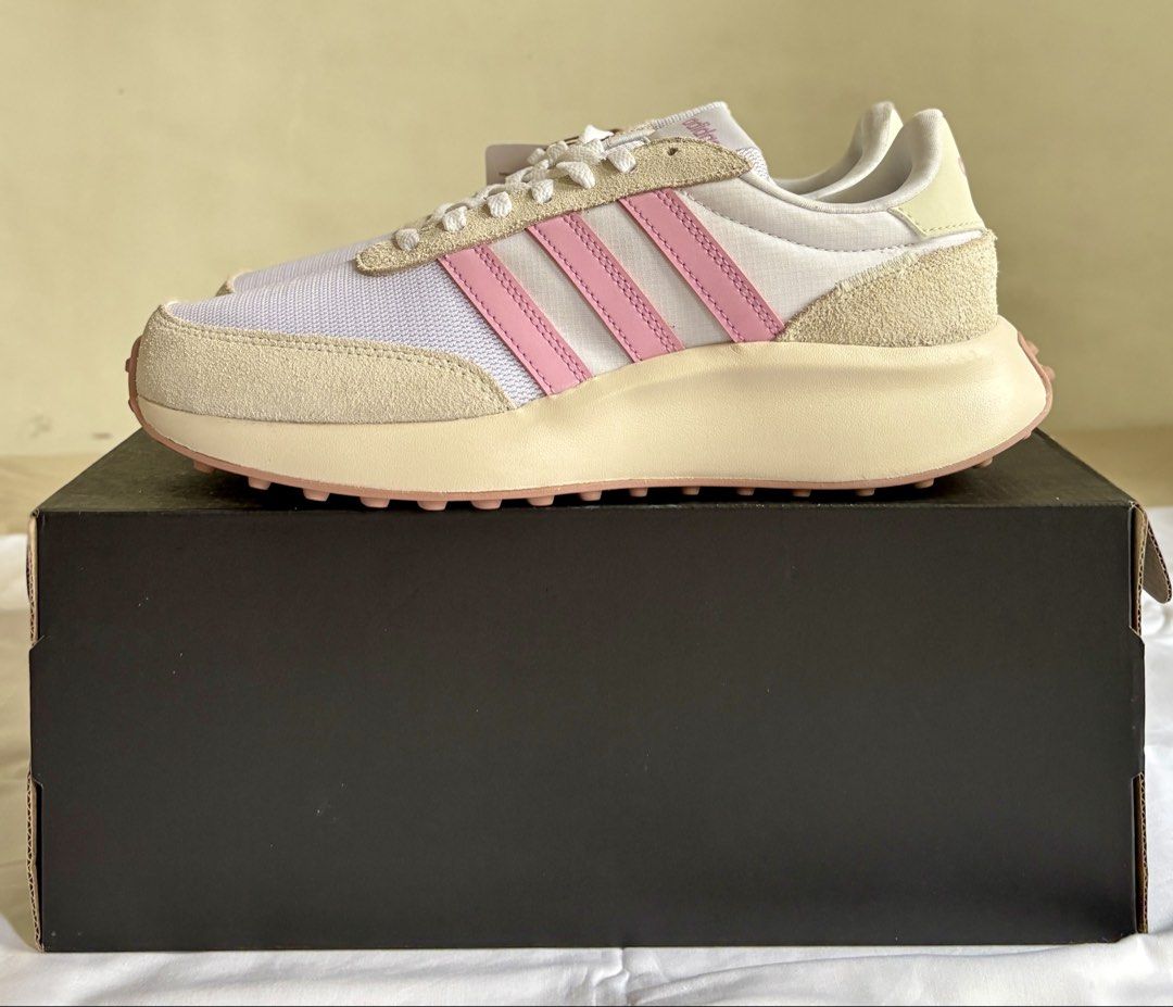 Adidas Run 70s (Category: Sneakers) located in Caloocan City. Submitted by liveflower_016991 (Listing ID 1461480650, Image 1). Description: Adidas Run 70s Cloud White / Bliss Lilac / Off White Size: US 7 UK 5.5 Brand new and original *with minimal stain ❌ SRP: PHP 4,700 ✅ Now: PHP 2,000 + SF.