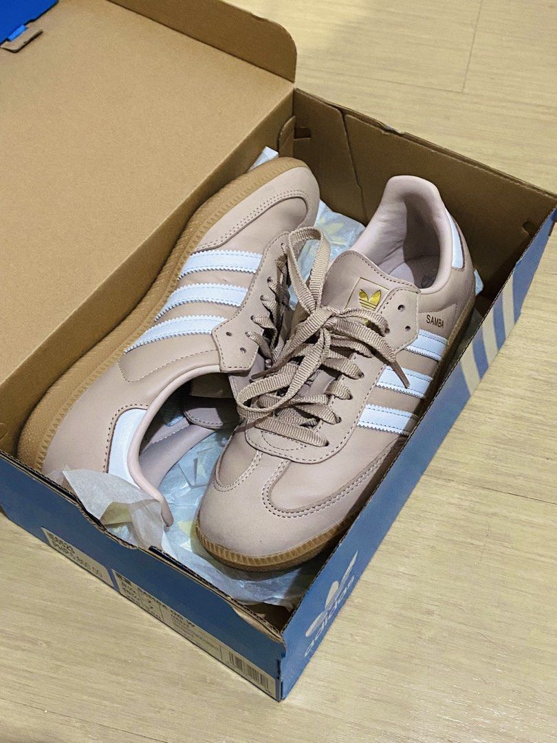 Adidas Samba OG US 8.5 (Category: Sneakers) located in Pasig City. Submitted by abbyflabby (Listing ID 1461413728, Image 2). Description: Rarely used Adidas Samba OG with box and still clean .