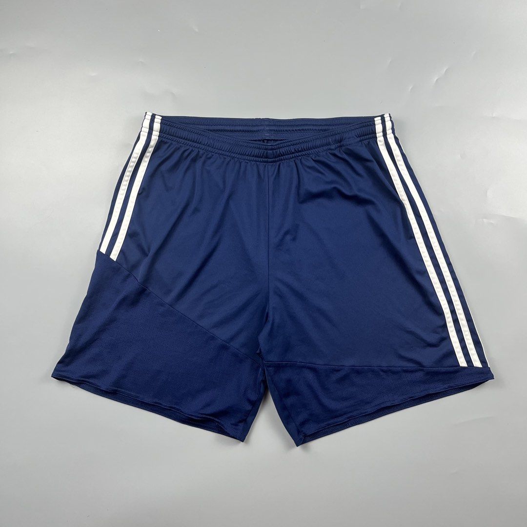 Adidas Shorts (Category: Activewear) located in Los Banos. Submitted by 4030.archives. (Listing ID 1461494413, Image 2). Description: Adidas Shorts 1000 Pesos Large Fits 30-34 Waistline Length : 17 inches Hem : 13 inches Good as new.