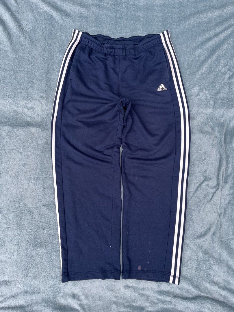 Adidas Sweat Pants (Category: Joggers) located in San Jose. Submitted by keinzthriftt (Listing ID 1461472230, Image 1). Description: Adidas Sweat Pants Dimes: w:30-38 L:40 LO:9 Color Rate:9.5/10.
