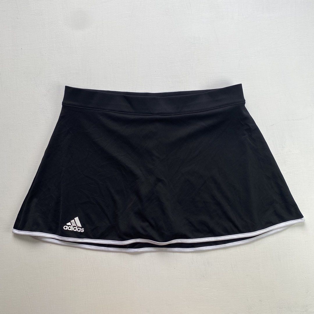 ADIDAS TENNIS SKIRT (Category: Activewear) located in Bauang. Submitted by theactivearchive (Listing ID 1461423541, Image 1). Description: Small- Medium Size 95 on tag W 28-34 With inner cycling No issue L 12 Wash before use 📌 SHOP RULES & DETAILS ✨ First to pay, get the item! ✨ Open for reservation (₱100 minimum down payment) ✨ GCash Only | J&T Express ✨ Pay Now, Ship Now 👉 Please read my bio before placing an order. Discounts are welcome, but