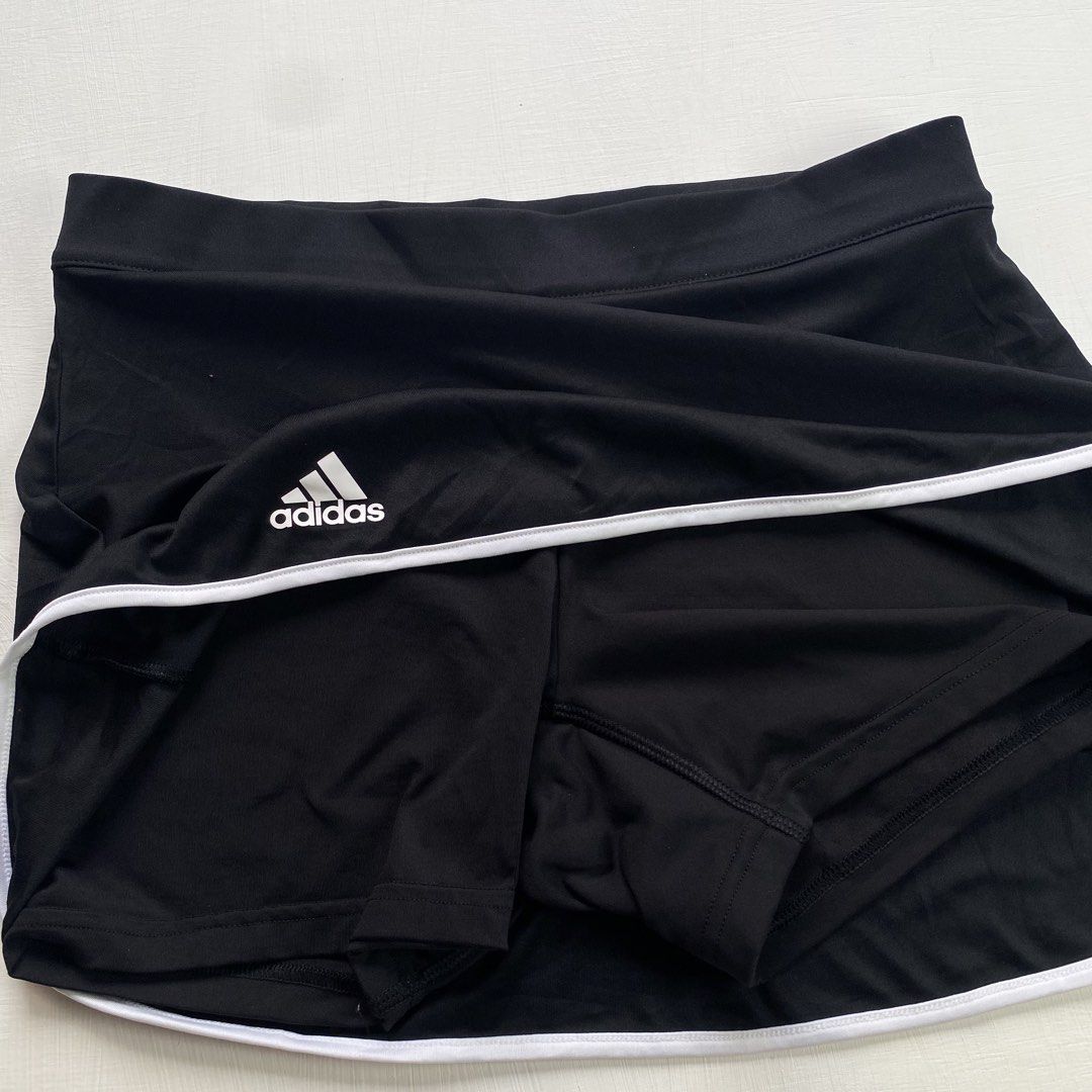 ADIDAS TENNIS SKIRT (Category: Activewear) located in Bauang. Submitted by theactivearchive (Listing ID 1461423541, Image 3). Description: Small- Medium Size 95 on tag W 28-34 With inner cycling No issue L 12 Wash before use 📌 SHOP RULES & DETAILS ✨ First to pay, get the item! ✨ Open for reservation (₱100 minimum down payment) ✨ GCash Only | J&T Express ✨ Pay Now, Ship Now 👉 Please read my bio before placing an order. Discounts are welcome, but