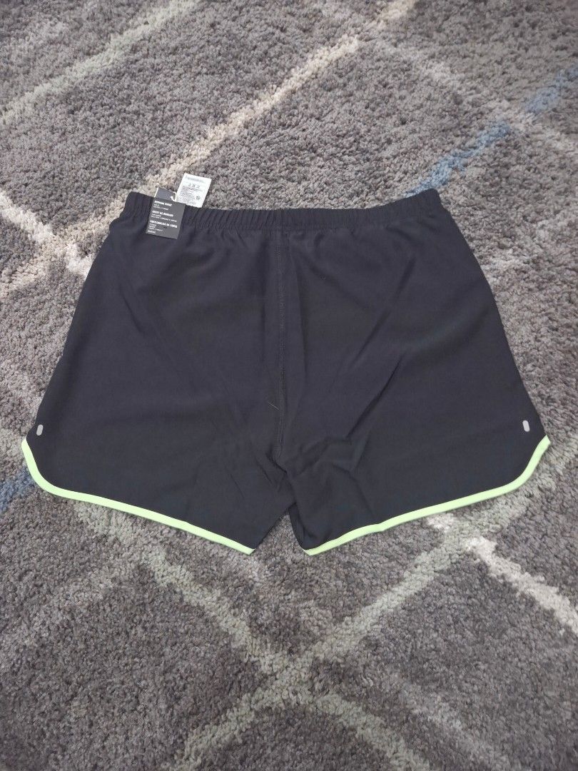 Adidas Womens Run it Running Shorts (Category: Activewear) located in Bacoor. Submitted by robingueco (Listing ID 1461518258, Image 2). Description: Adidas Womens Run it Running Shorts Size: Medium: L: 14" x W: 14.5" Large: L: 14" x W: 15" ₱999.