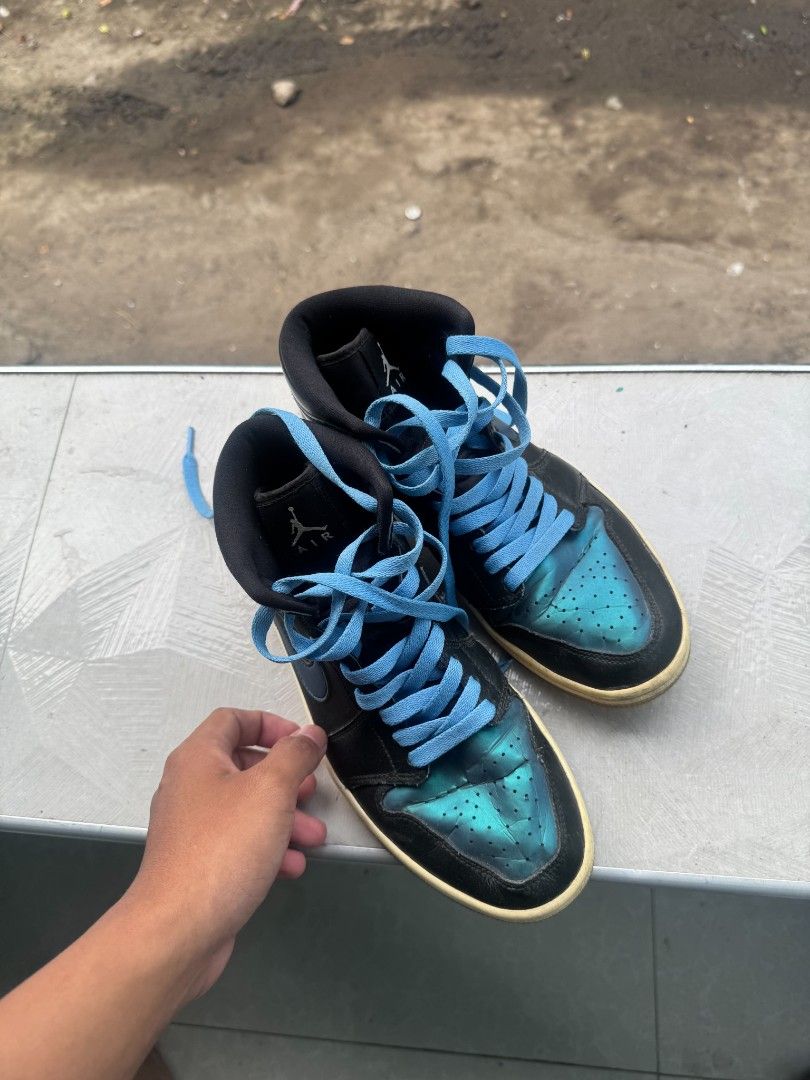 Air Jordan 1 Mad Iridescent Black (Category: Casual Shoes) located in Alburquerque. Submitted by boting14 (Listing ID 1461515091, Image 2). Description: Use but not abuse, pm for more details and steal negotiable.