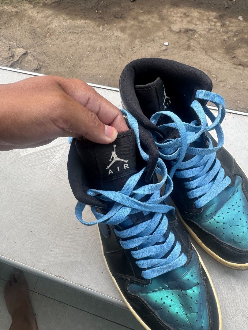 Air Jordan 1 Mad Iridescent Black (Category: Casual Shoes) located in Alburquerque. Submitted by boting14 (Listing ID 1461515091, Image 3). Description: Use but not abuse, pm for more details and steal negotiable.