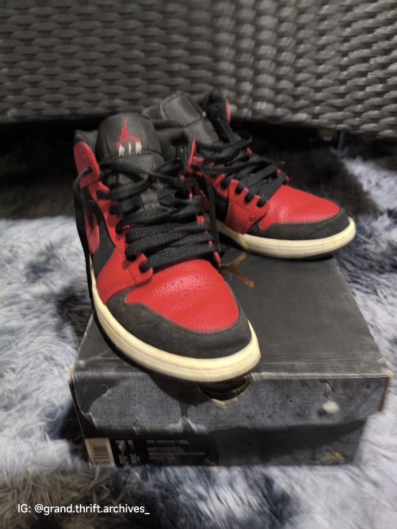 Air Jordan 1 mid REVERSE BREDS (Category: Sneakers) located in Caloocan City. Submitted by gta_sanandres (Listing ID 1461482628, Image 2). Description: REPRICED DECLUTTERING For Sale: J1 MID REVERSE BREDS SIZE: 7.5 US MENS ISSUE: YELLOW MIDSOLE PRICE: 1500 SLIGHTLY NEGO CAN DO MEETUP SM NORTH/TRINOMA OR NEARBY.