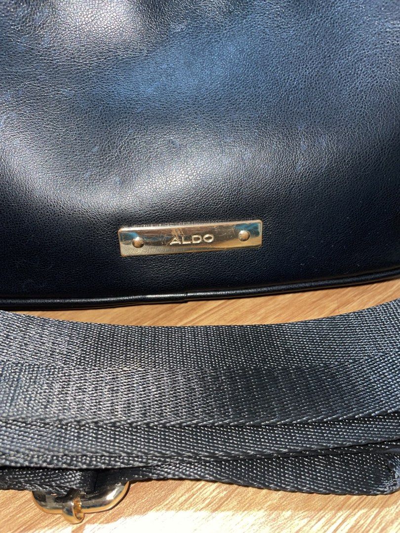 Aldo black leather bag (Category: Shoulder Bags) located in Manila. Submitted by valentinaababy (Listing ID 1461516470, Image 3). Description: still in good condition.