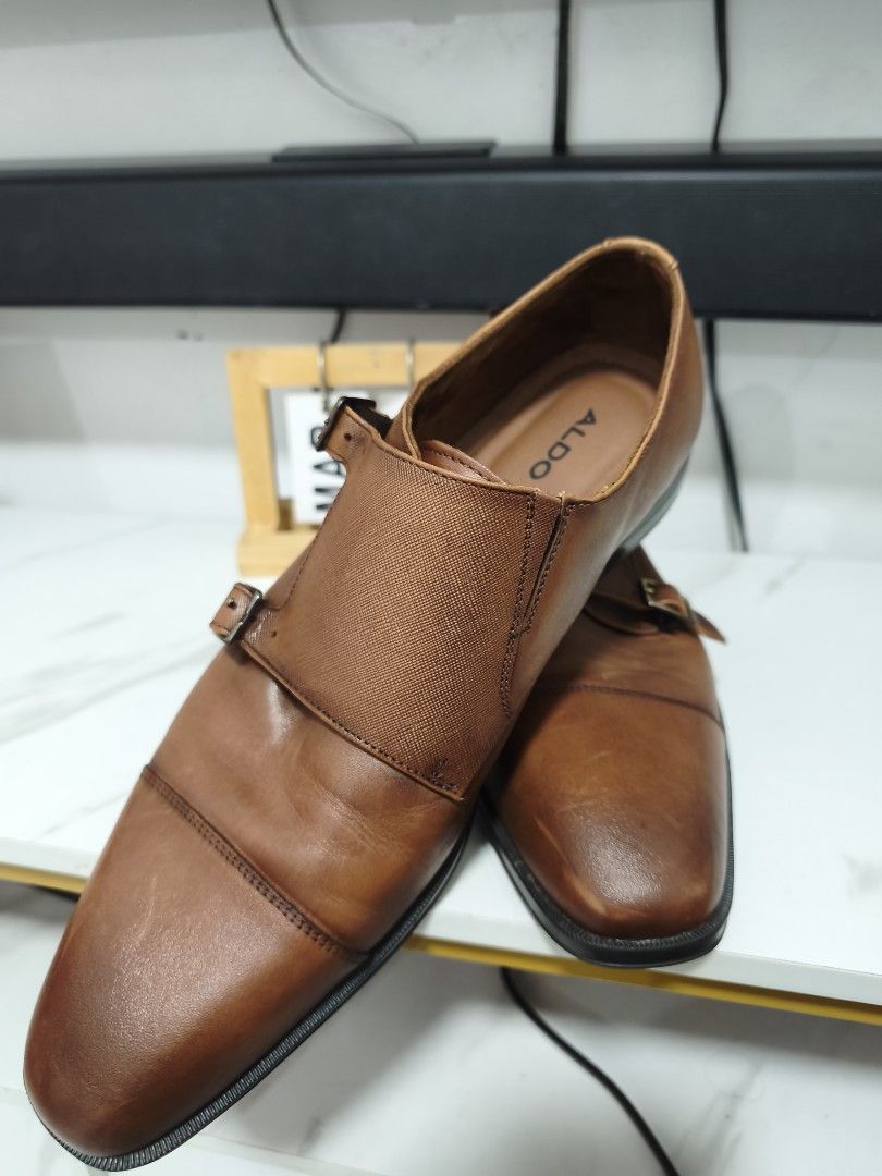 ALDO SHOES / NO BOX (Category: Casual Shoes) located in Manila. Submitted by noblecrystal.96284d (Listing ID 1461368982, Image 2). Description: size US; 9 EURO;42 like new Rate 9/10 Wala na pong box.