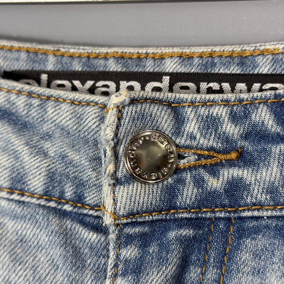 ALEXANDERWANG (Category: Shorts) located in Mangaldan. Submitted by restyletrends.ph (Listing ID 1461456499, Image 3). Description: ALEXANDERWANG Size : 28 Length : 11.5 Color rate : 10/10 Like new No issue.