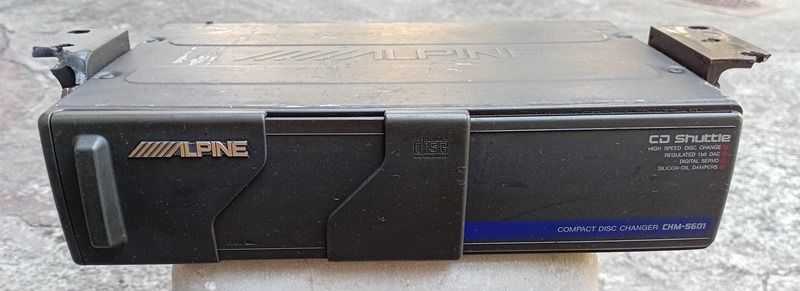 Alpine Compact Disc Changer (Category: Other Audio Equipment) located in Quezon City. Submitted by g0hhan (Listing ID 1461420648, Image 1). Description: Alpine 6 Disc CD Changer with installation cable Model: CHM-S601 Nahalungkat sa Baul.... Not sure if working.... selling the item 'AS-IS' Pick-up lang po..
