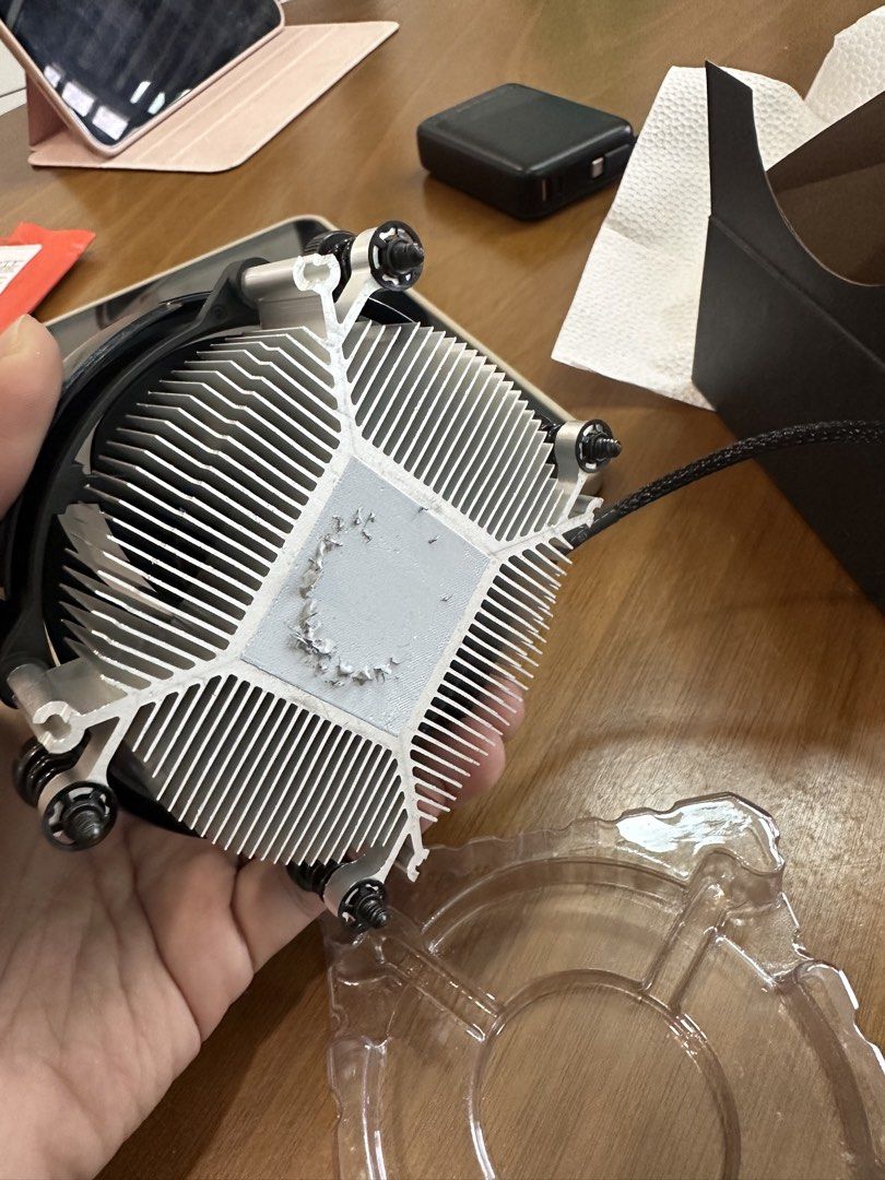 AMD FAN w Box (Category: Computer Parts) located in Quezon City. Submitted by happynestmanila (Listing ID 1461350191, Image 3). Description: .