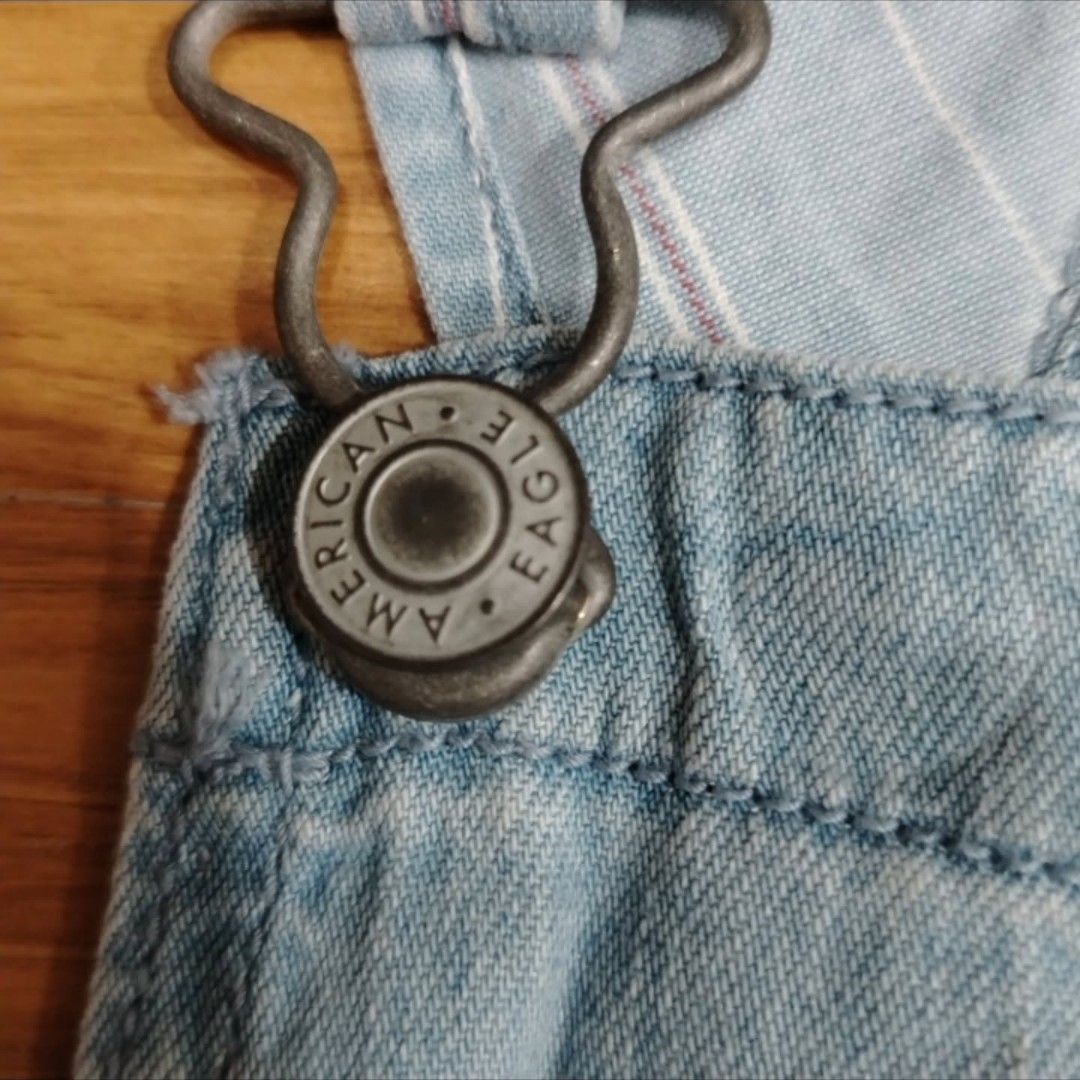 American Eagle Light Wash Denim Overalls (Category: Jumpsuits) located in Cavite. Submitted by lune.and.lore (Listing ID 1461336209, Image 3). Description: 𓏲𝄢 ┆ American Eagle Light Wash Denim Overalls ♡ item code : NIN - 146 🀢 condition : brand new, no flaws, need wash 𖤝 size : xs - s (xs on tag) 𖤝 original price : ₱3,490 – ₱4,790 𖤝 price : sol ₱450 (au) 𓋜 MOD : J&T 𓋜 MOP : GCash ⚚ check highlights for terms and conditions ⚚ bidding will