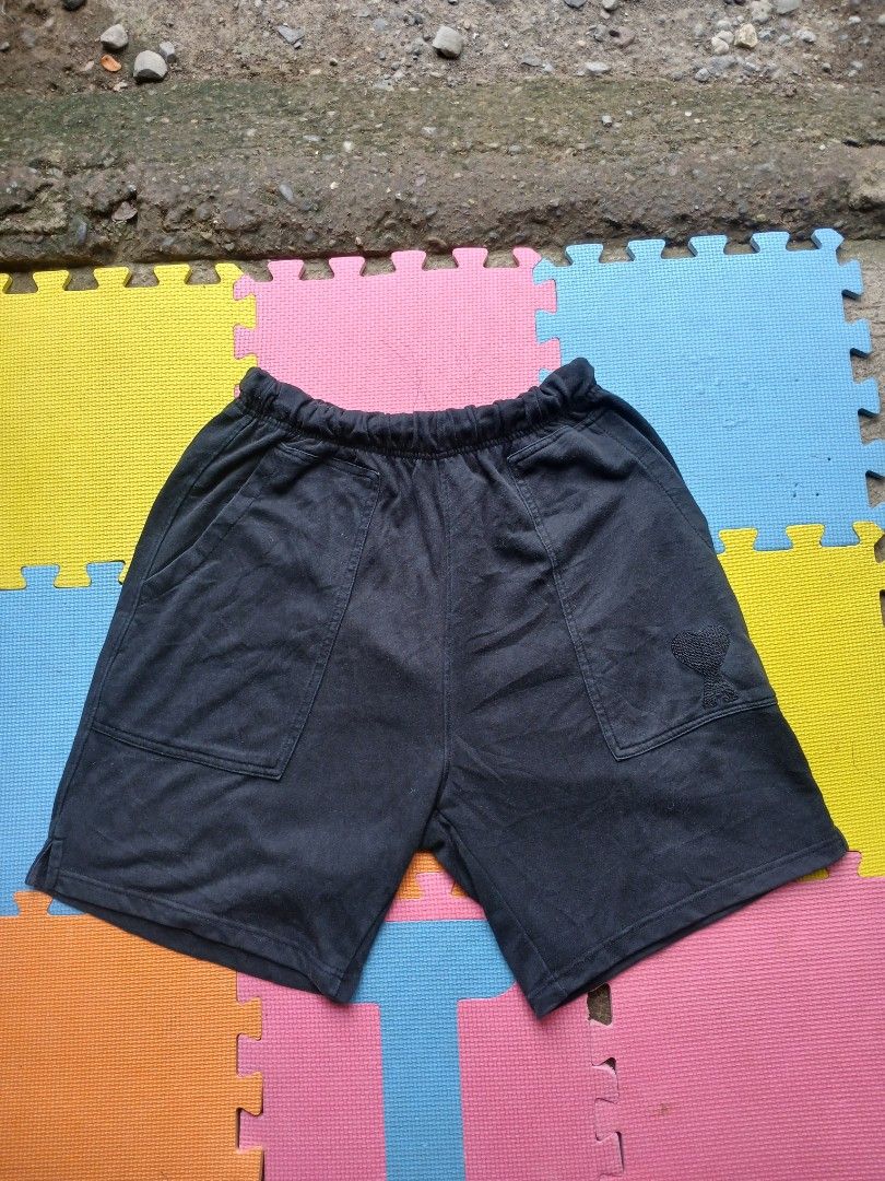 AMI SHORT 28TO33 (Category: Shorts) located in Munoz. Submitted by cabalardomine98 (Listing ID 1461472229, Image 1). Description: EXCELLENT NO ISSUE.