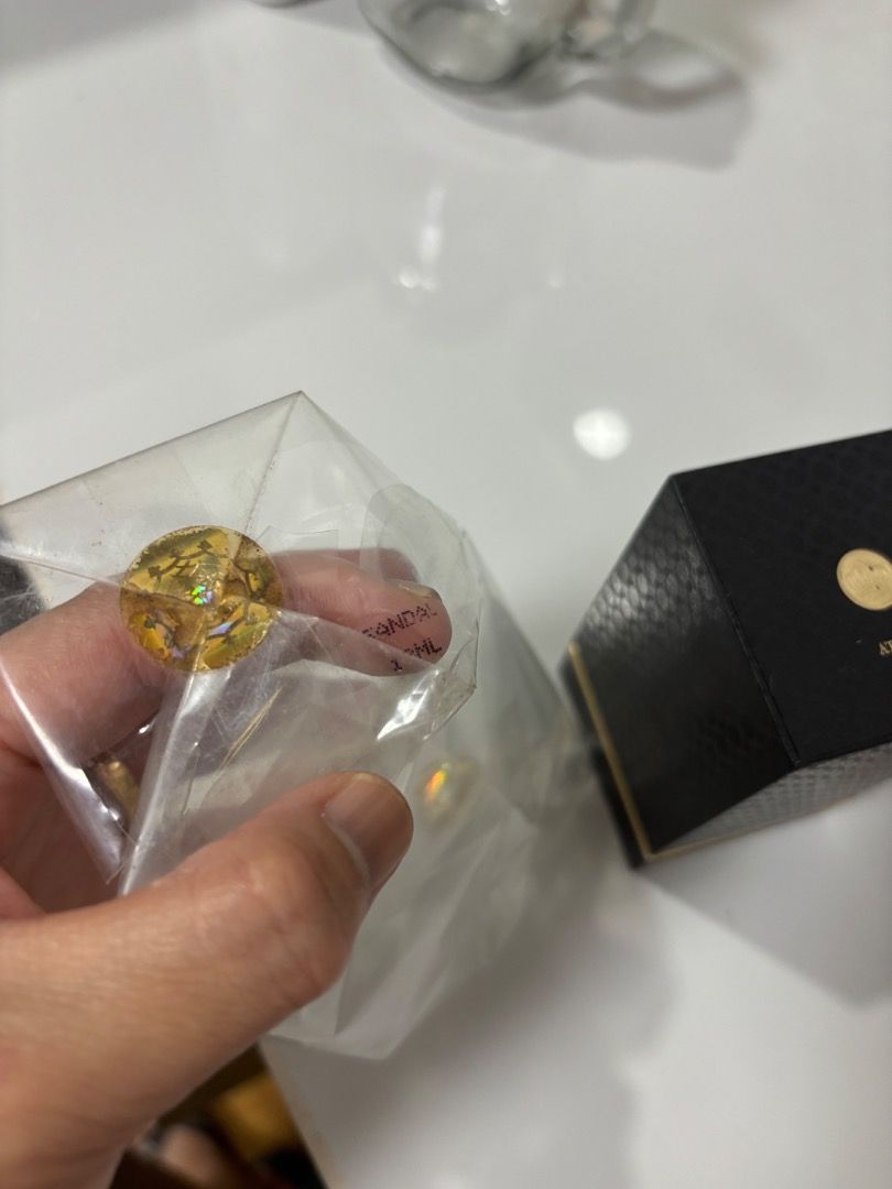 Amouge pure oil 12ml (Category: Fragrance & Deodorants) located in Quezon City. Submitted by yang0603_turtle (Listing ID 1461406396, Image 2). Description: Authentic Pure Oil Amouge Sandal.