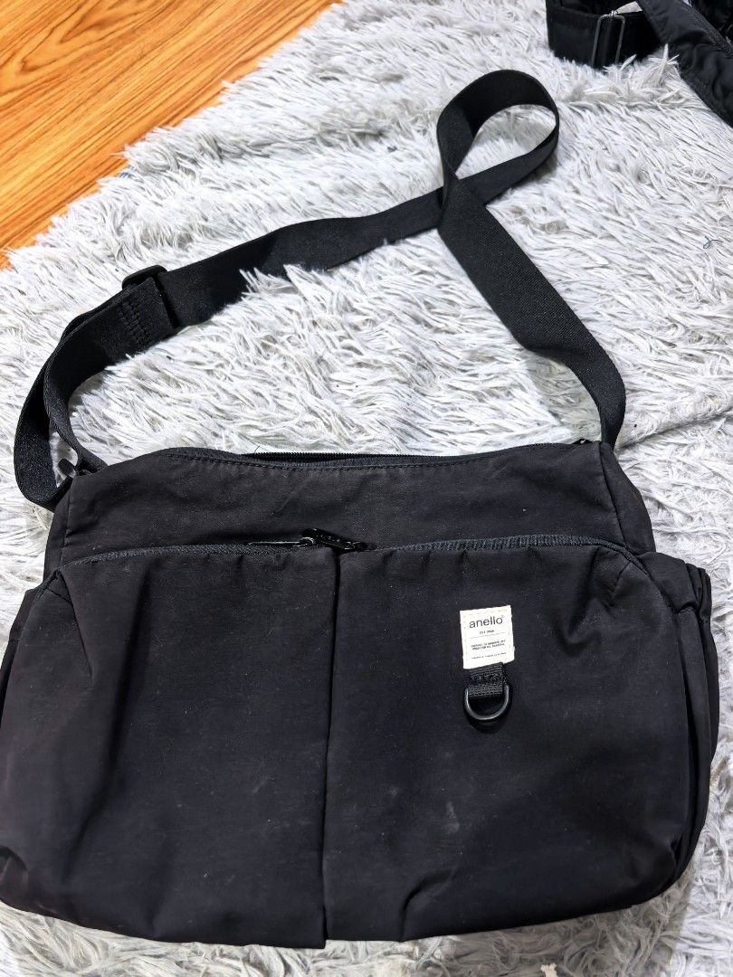 Anello Sling bag (Category: Sling Bags) located in Batangas. Submitted by theitemspot (Listing ID 1461468155, Image 2). Description: Good condition..no issue Authentic.
