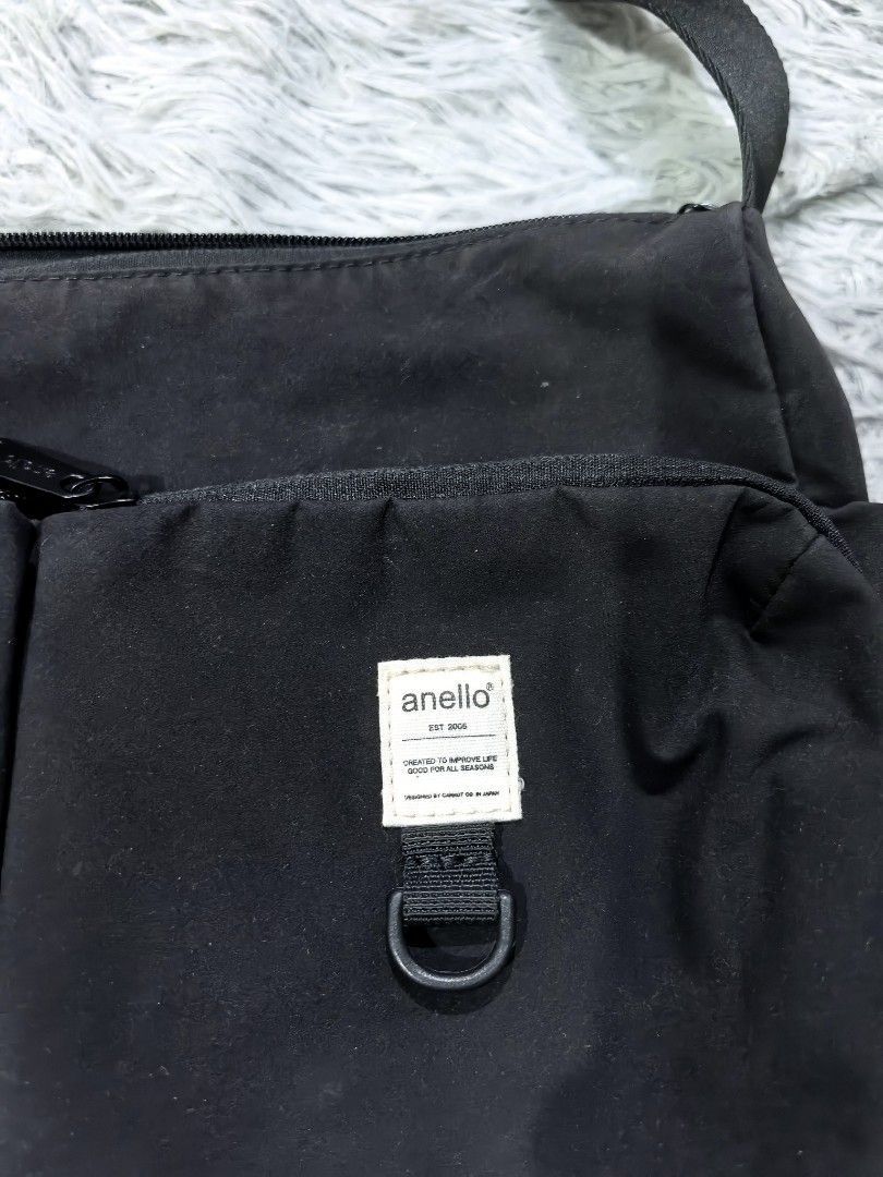 Anello Sling bag (Category: Sling Bags) located in Batangas. Submitted by theitemspot (Listing ID 1461468155, Image 1). Description: Good condition..no issue Authentic.
