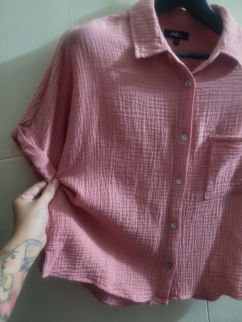 Angels Waffle top (Category: Blouses) located in Los Banos. Submitted by lopecruz (Listing ID 1461436725, Image 2). Description: 22"armpit laid flat 22"length like new no flaws not kupas.