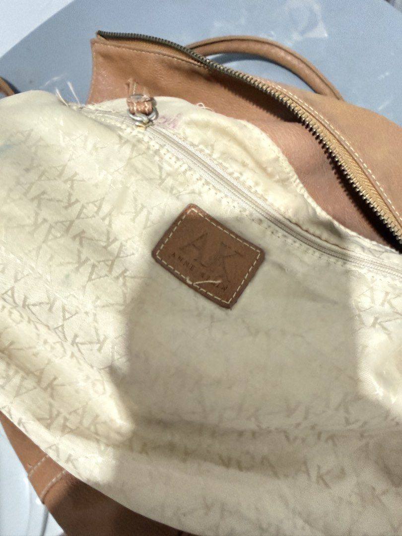 Anne Klein Bag (Category: Luxury Bags & Wallets) located in Quezon City. Submitted by izaronario (Listing ID 1461515117, Image 3). Description: 👜 ORIGINAL ANNE KLEIN VINTAGE FOLD BAG ✨ Vintage piece in great condition! No issues All zippers are working properly Clean interior Clean leather Authenticity guaranteed 💰 Price: ₱5,000 — negotiable ✅ Money-back guarantee if proven fake Perfect for collectors and vintage bag lovers! Send a message for 