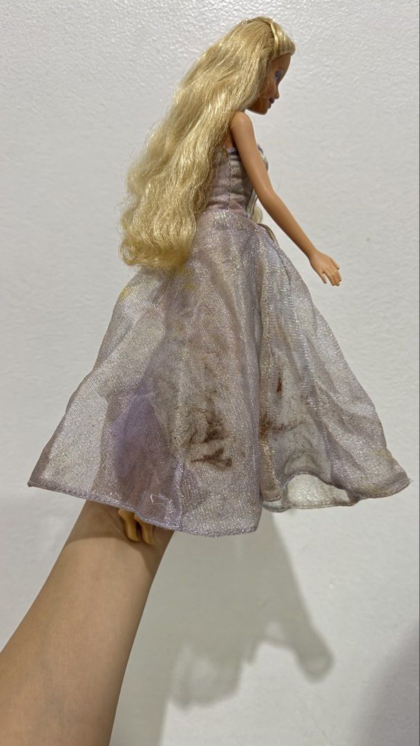 Annika and Merliah Bundle (Category: Kids Toys) located in Paranaque City. Submitted by izzzzzzzzzy (Listing ID 1456121215, Image 2). Description: Doll bundles for sale Annika and Merliah 1700 (Annika doll is in good shape. Og dress, may stains,tinahi ko na din kasi punit na sya.) (Merliah may crack neck) PLEASE SEE ALL DETAILED PHOTOS Location: Sucat, Parañaque can ship thru j&t and lalamove or meet up at lrt dr santos station.