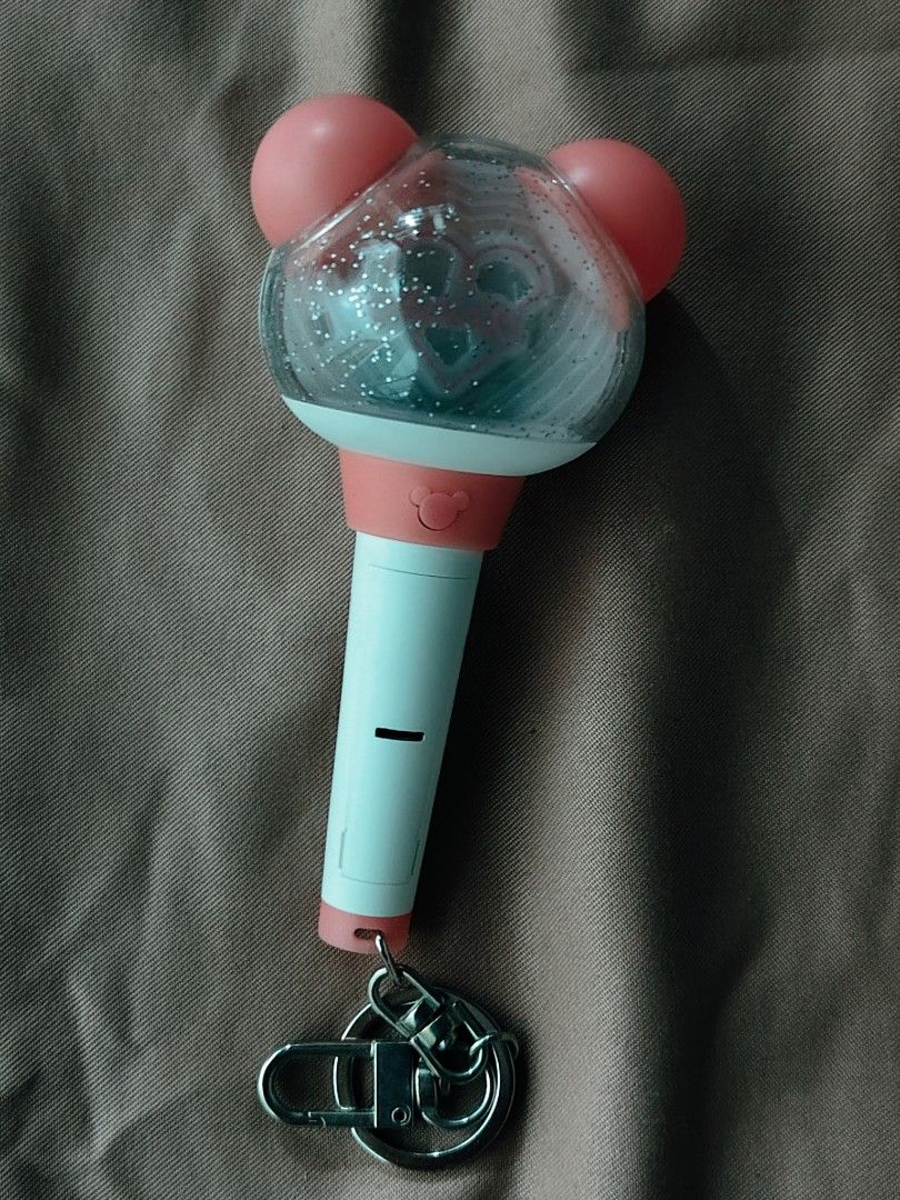 Apink Mini light key ring Official (Category: Character Goods) located in Batangas. Submitted by eliza.reads.and.rehomes (Listing ID 1461459751, Image 3). Description: Used only once. Still new. No scratches. Battery Operated. Authentic and On Hand MOP: GCASH MOD: J&T EXPRESS.