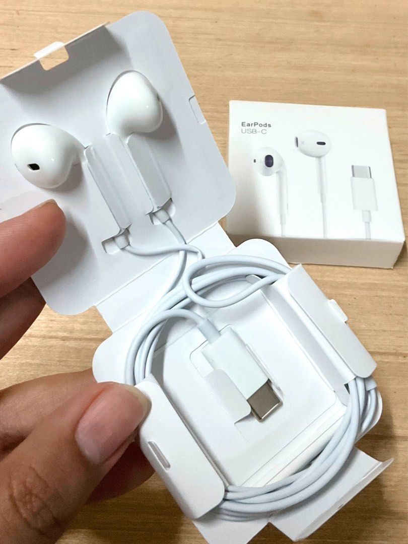 Apple EarPods USB-C (Category: Earphones) located in Manila. Submitted by mae0103 (Listing ID 1461558104, Image 1). Description: EARPODS USB - C FOR IPHONE 15 TO 17 SERIES -PLUG AND PLAY - NOISE CANCELLATION - AUTHENTIC - HIGH QUALITY - COMPATIBLE DEVICES IPAD / IOS OPEN VIA LALAMOVE / MEET UP / JNT 📍: POBLACION MUNTINLUPA CITY .