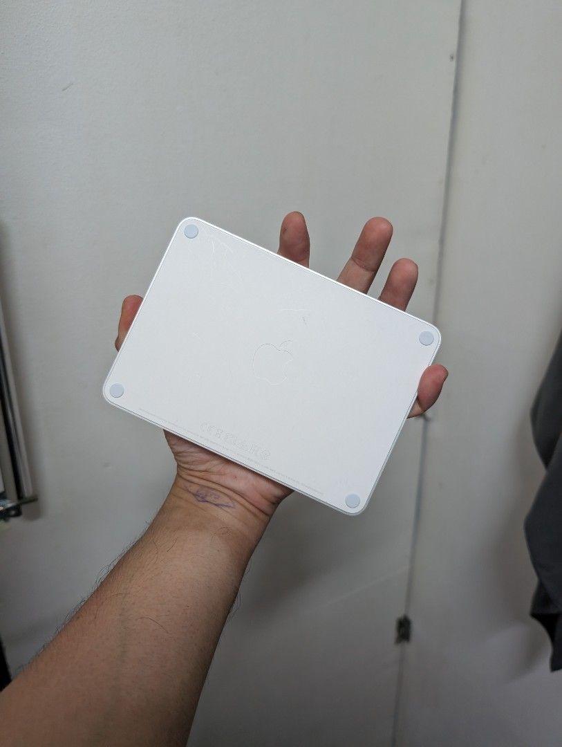 Apple Trackpad (ligthning) (Category: Mouse & Mousepads) located in Las Pinas. Submitted by adobongtofu (Listing ID 1461411042, Image 2). Description: Apple Trackpad model A1535 very slightly used. mas sanay sa mouse Manila/Maypajo, LRT Stations.