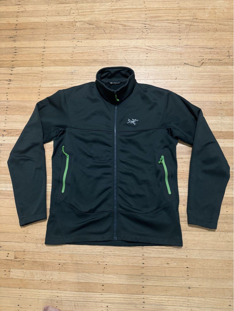 Arc’teryx Arenite Jacket (Category: Coats, Jackets and Outerwear) located in Pasig City. Submitted by canadianlootstuts (Listing ID 1461335886, Image 1). Description: Like new condition. Guaranteed 100% Authentic. Bought from arcteryx store vancouver. Size Large on tag. Available end of September. Color: Moss Green Width: 21 Length: 27 Issue: None.