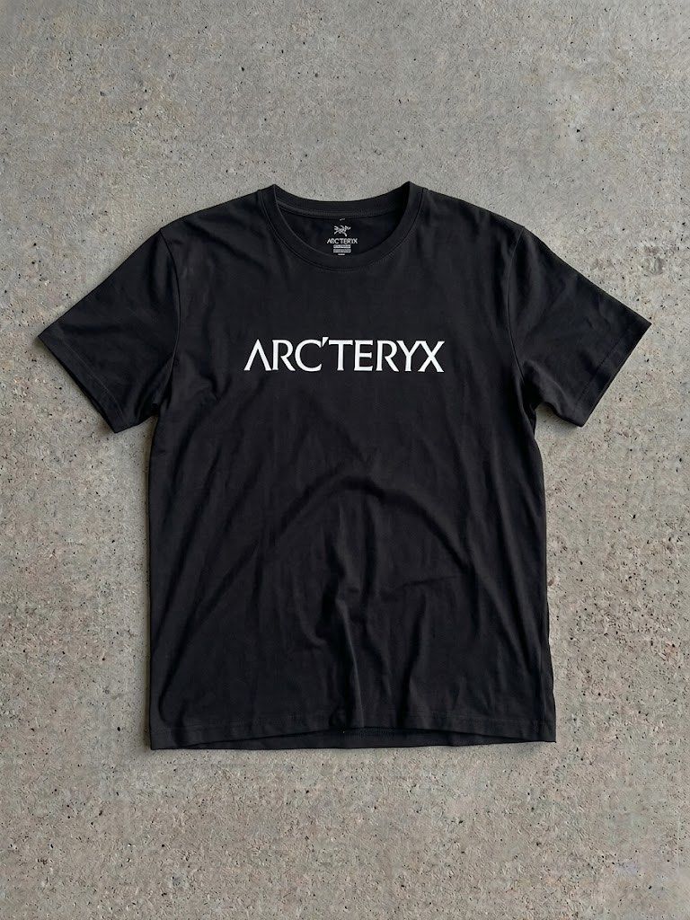 Arc'teryx Black T-shirt (Category: Tshirts & Polo Shirts ) located in Manila. Submitted by hiddenvaultph (Listing ID 1461495301, Image 1). Description: Width: 23.5 Length: 30 Color rate: 9.5/10 Excellent Condition Issue: Cut wash tag MOP: Gcash Shipping: JNT Location: Antipolo.
