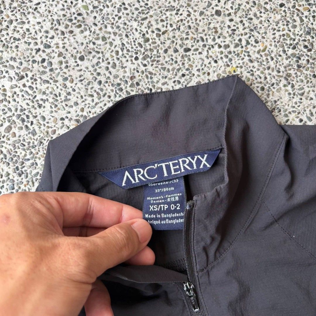 Arc'teryx full-zip Lightweight Jacket Womens (Category: Activewear) located in Caloocan City. Submitted by rjlthrifts (Listing ID 1461324737, Image 3). Description: Arc'teryx full-zip Lightweight Jacket Womens designed for trail running and high-output outdoor training Excellent Condition Color Rate 10/10 XS on tag 22 Length 17 Width No Issue. Price. 1,480 Loc. South Caloocan Courier. J&T And Flash Express.