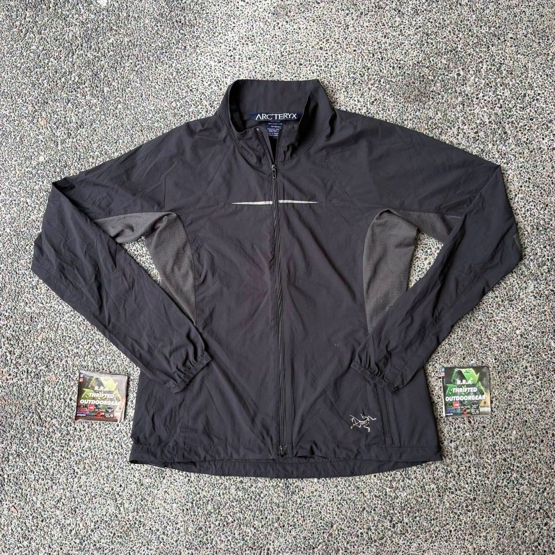Arc'teryx full-zip Lightweight Jacket Womens (Category: Activewear) located in Caloocan City. Submitted by rjlthrifts (Listing ID 1461324737, Image 1). Description: Arc'teryx full-zip Lightweight Jacket Womens designed for trail running and high-output outdoor training Excellent Condition Color Rate 10/10 XS on tag 22 Length 17 Width No Issue. Price. 1,480 Loc. South Caloocan Courier. J&T And Flash Express.