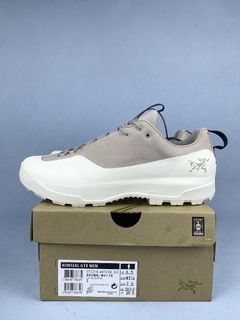 (Category: ) located in . Submitted by khai.uasneakers (Listing ID 1461515930, Image 1). Description: .