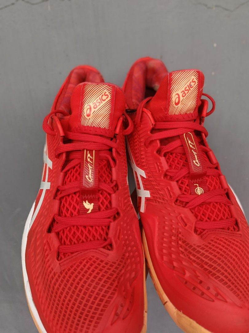 ASICS COURT FF (Category: Sneakers) located in Dagupan City. Submitted by rodolfo_b (Listing ID 1461344101, Image 2). Description: MINOR SCRATCHES SEEN ON LAST PIC US 11/45/29 CODED, OG INSOLE PAD AUTHENTIC PAIR.