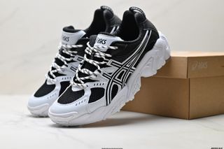 (Category: ) located in . Submitted by factory.shoes.outlet (Listing ID 1461327553, Image 1). Description: .